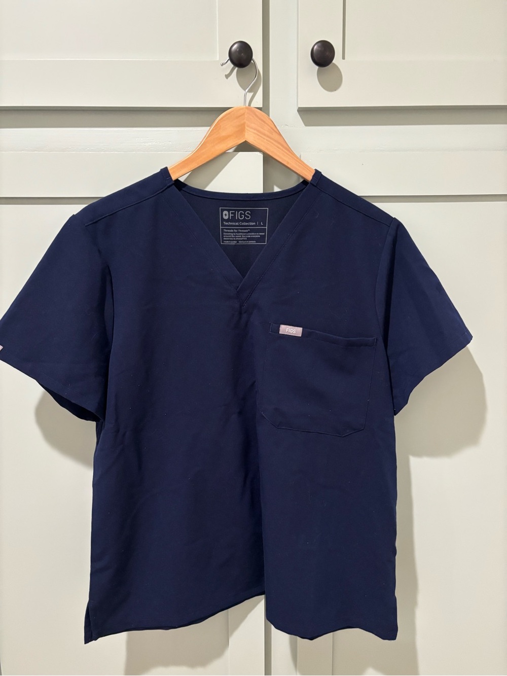 FIGS Casma one-Pocket Scrub Top Short Sleeve Blue Large